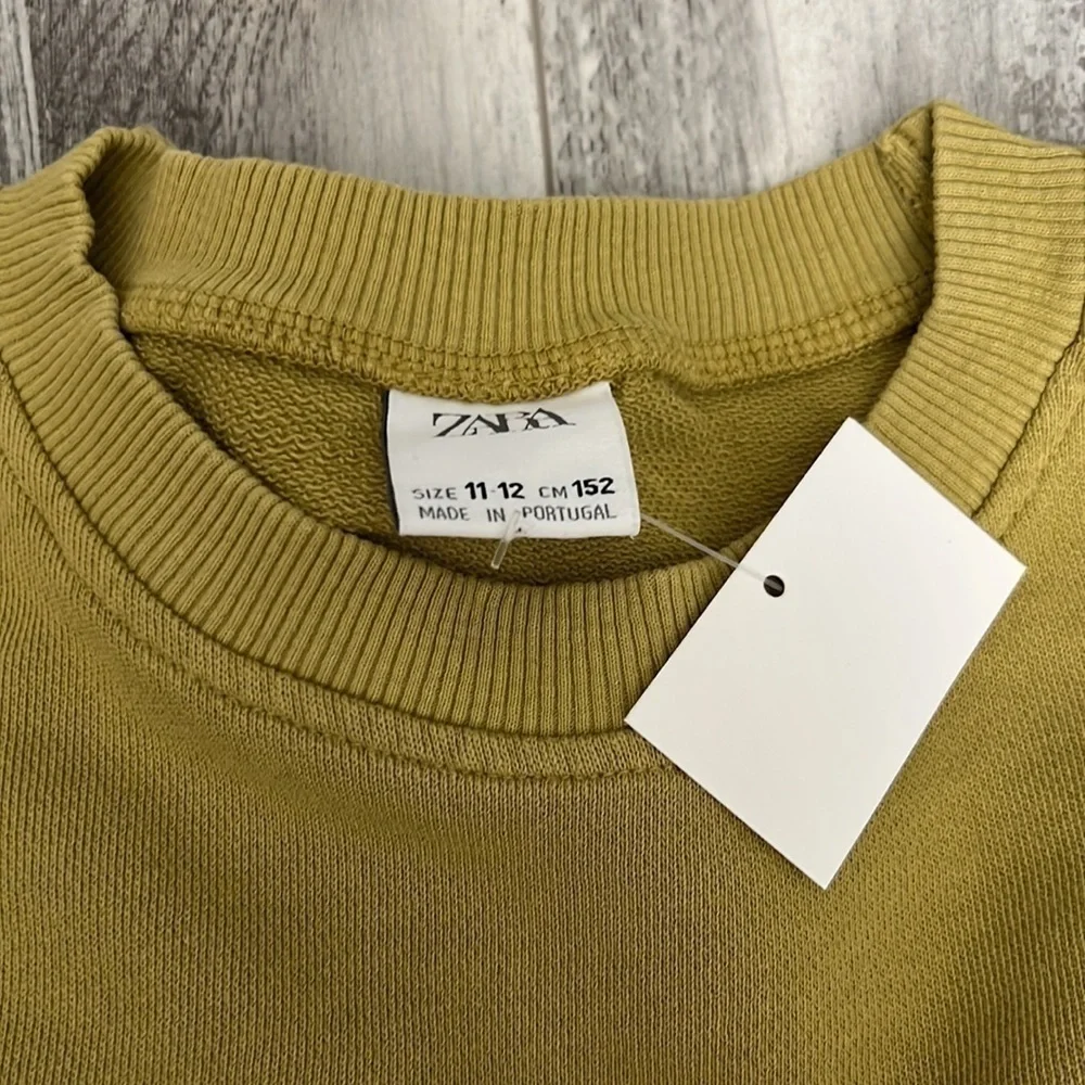 Zara round neck